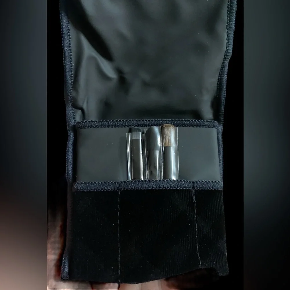 Burberry Black and Gold Eye Palette NEW IN BOX - Picture 3 of 9